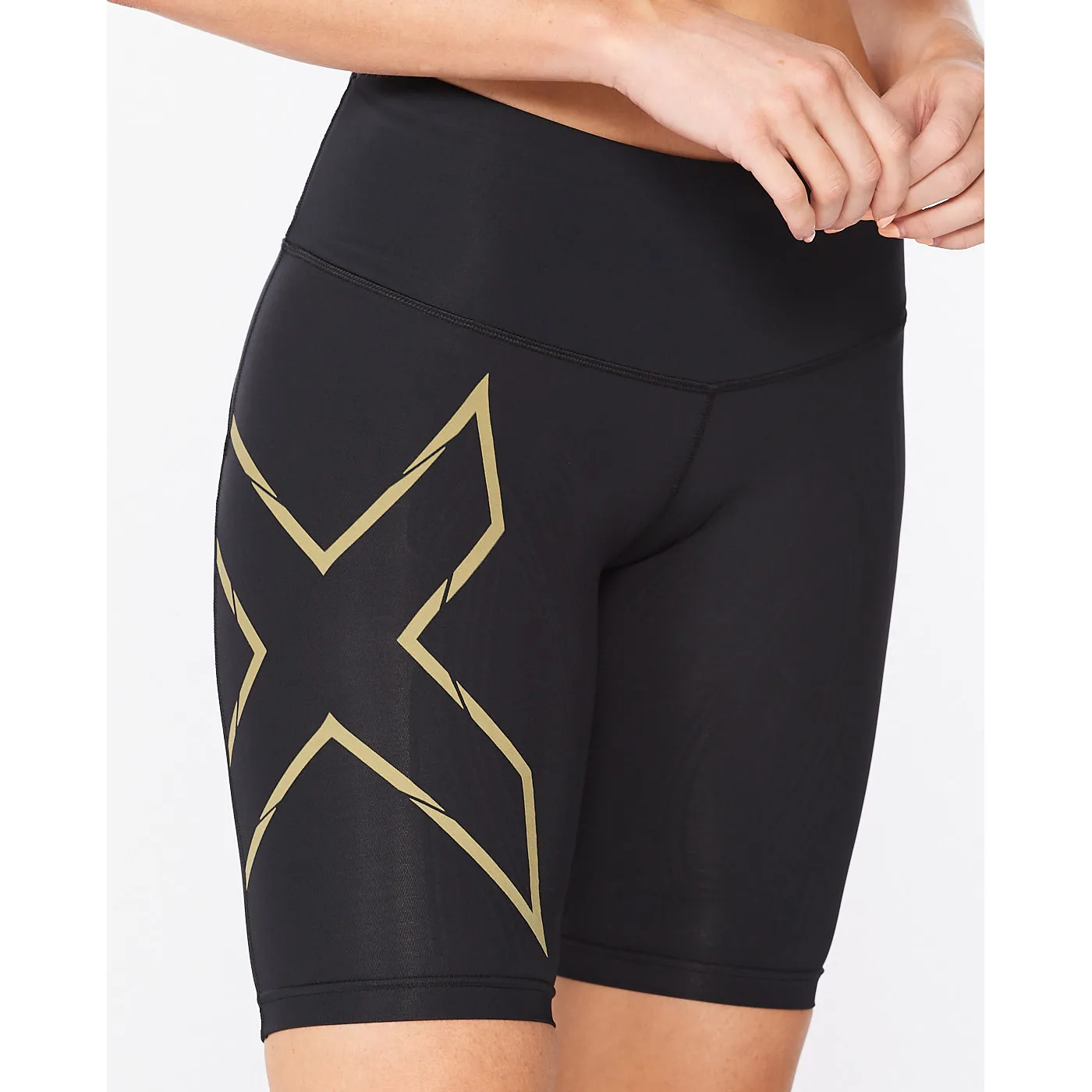 2XU Women&#x27;s Light Speed Mid-Rise Compression Shorts Black/Gold | Buy 2XU Women&#x27;s Light Speed Mid-Rise Compression Shorts Black/Gold here | Outnorth